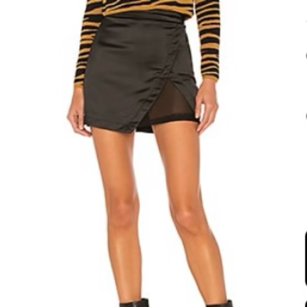 superdown satan skirt size medium